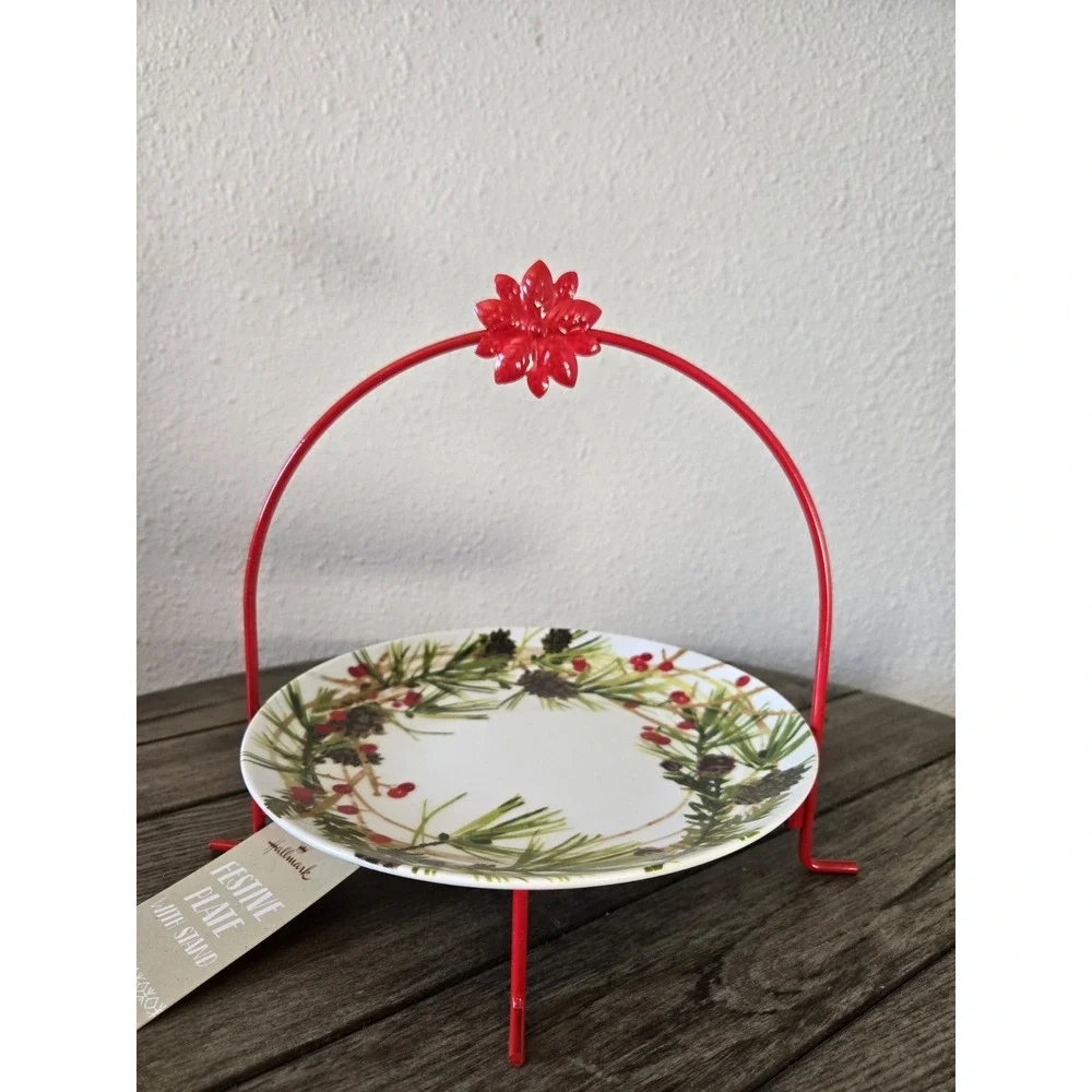NWT Hallmark Christmas Serving Plate Pine Cones Berries Woodland Red Metal Stand
